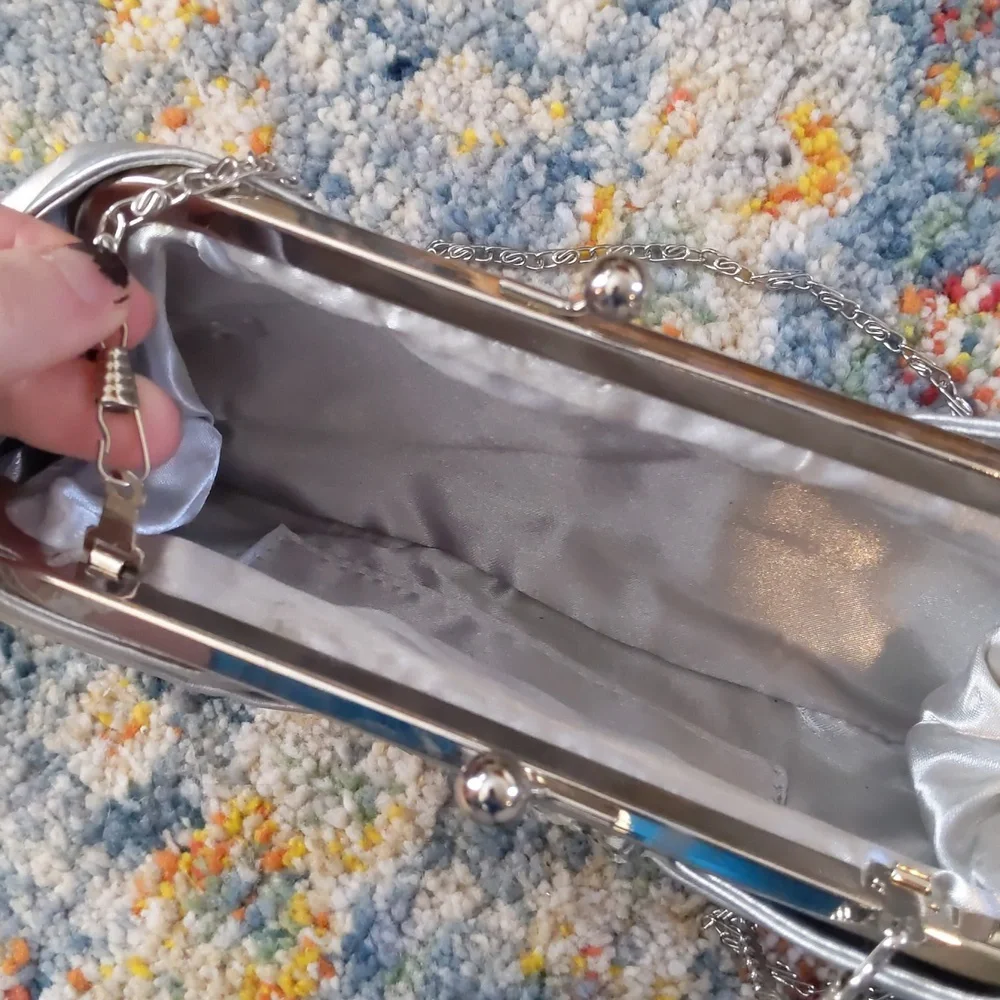 BOGO! Silver Clutch - Picture 5 of 8